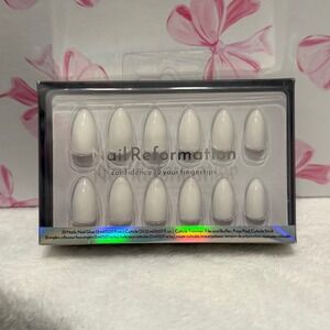 Nail‎ Reformation Press On Nails Almond Shape 32 Pieces White